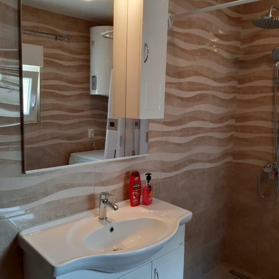 Apartment "Mislav" Gornji Karin Zewnętrze zdjęcie